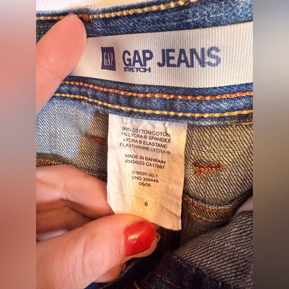 Gap Denim Mini Skirt y2k 2006 vintage Medium Wash Stretch Size 6 EUC - Picture 2 of 7